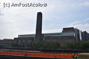 [P10] Pe malul sudic al Tamisei, prima cladire importanta pe care o intalnim este Tate Modern » foto by Pușcașu Marin
 - 
<span class="allrVoted glyphicon glyphicon-heart hidden" id="av975981"></span>
<a class="m-l-10 hidden" id="sv975981" onclick="voting_Foto_DelVot(,975981,23850)" role="button">șterge vot <span class="glyphicon glyphicon-remove"></span></a>
<a id="v9975981" class=" c-red"  onclick="voting_Foto_SetVot(975981)" role="button"><span class="glyphicon glyphicon-heart-empty"></span> <b>LIKE</b> = Votează poza</a> <img class="hidden"  id="f975981W9" src="/imagini/loader.gif" border="0" /><span class="AjErrMes hidden" id="e975981ErM"></span>
