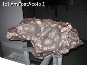 [P33] 34. Acest meteorit are o vechime de aprox. 4,5 miliarde de ani. » foto by doinafil
 - 
<span class="allrVoted glyphicon glyphicon-heart hidden" id="av1160403"></span>
<a class="m-l-10 hidden" id="sv1160403" onclick="voting_Foto_DelVot(,1160403,23850)" role="button">șterge vot <span class="glyphicon glyphicon-remove"></span></a>
<a id="v91160403" class=" c-red"  onclick="voting_Foto_SetVot(1160403)" role="button"><span class="glyphicon glyphicon-heart-empty"></span> <b>LIKE</b> = Votează poza</a> <img class="hidden"  id="f1160403W9" src="/imagini/loader.gif" border="0" /><span class="AjErrMes hidden" id="e1160403ErM"></span>