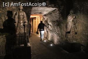 [P67] Wieliczka, Kopalni Soli, Muzeum Żup, Mergem spre Komora Maria Tereza II, Sf. Kinga în stânga, Sf. Barbara în dreapta » foto by mprofeanu
 - 
<span class="allrVoted glyphicon glyphicon-heart hidden" id="av1355926"></span>
<a class="m-l-10 hidden" id="sv1355926" onclick="voting_Foto_DelVot(,1355926,23877)" role="button">șterge vot <span class="glyphicon glyphicon-remove"></span></a>
<a id="v91355926" class=" c-red"  onclick="voting_Foto_SetVot(1355926)" role="button"><span class="glyphicon glyphicon-heart-empty"></span> <b>LIKE</b> = Votează poza</a> <img class="hidden"  id="f1355926W9" src="/imagini/loader.gif" border="0" /><span class="AjErrMes hidden" id="e1355926ErM"></span>