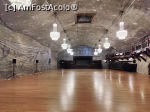 [P44] La pas prin salina Wieliczka; o sală de festivități pe lângă care am trecut în drum spre lifturi » foto by crismis
 - 
<span class="allrVoted glyphicon glyphicon-heart hidden" id="av1478380"></span>
<a class="m-l-10 hidden" id="sv1478380" onclick="voting_Foto_DelVot(,1478380,23877)" role="button">șterge vot <span class="glyphicon glyphicon-remove"></span></a>
<a id="v91478380" class=" c-red"  onclick="voting_Foto_SetVot(1478380)" role="button"><span class="glyphicon glyphicon-heart-empty"></span> <b>LIKE</b> = Votează poza</a> <img class="hidden"  id="f1478380W9" src="/imagini/loader.gif" border="0" /><span class="AjErrMes hidden" id="e1478380ErM"></span>