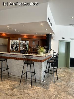 [P50] Prin restaurantul hotelului, la barul de lângă recepție » foto by krisstinna
 - 
<span class="allrVoted glyphicon glyphicon-heart hidden" id="av1393202"></span>
<a class="m-l-10 hidden" id="sv1393202" onclick="voting_Foto_DelVot(,1393202,23886)" role="button">șterge vot <span class="glyphicon glyphicon-remove"></span></a>
<a id="v91393202" class=" c-red"  onclick="voting_Foto_SetVot(1393202)" role="button"><span class="glyphicon glyphicon-heart-empty"></span> <b>LIKE</b> = Votează poza</a> <img class="hidden"  id="f1393202W9" src="/imagini/loader.gif" border="0" /><span class="AjErrMes hidden" id="e1393202ErM"></span>