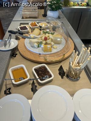 [P66] Prin restaurant » foto by krisstinna
 - 
<span class="allrVoted glyphicon glyphicon-heart hidden" id="av1393218"></span>
<a class="m-l-10 hidden" id="sv1393218" onclick="voting_Foto_DelVot(,1393218,23886)" role="button">șterge vot <span class="glyphicon glyphicon-remove"></span></a>
<a id="v91393218" class=" c-red"  onclick="voting_Foto_SetVot(1393218)" role="button"><span class="glyphicon glyphicon-heart-empty"></span> <b>LIKE</b> = Votează poza</a> <img class="hidden"  id="f1393218W9" src="/imagini/loader.gif" border="0" /><span class="AjErrMes hidden" id="e1393218ErM"></span>