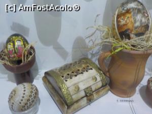 [P03] Germania si pisicutele sale din ou. Colectia Luciei Condrea » foto by cristianam
 - 
<span class="allrVoted glyphicon glyphicon-heart hidden" id="av849796"></span>
<a class="m-l-10 hidden" id="sv849796" onclick="voting_Foto_DelVot(,849796,23890)" role="button">șterge vot <span class="glyphicon glyphicon-remove"></span></a>
<a id="v9849796" class=" c-red"  onclick="voting_Foto_SetVot(849796)" role="button"><span class="glyphicon glyphicon-heart-empty"></span> <b>LIKE</b> = Votează poza</a> <img class="hidden"  id="f849796W9" src="/imagini/loader.gif" border="0" /><span class="AjErrMes hidden" id="e849796ErM"></span>