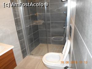 [P10] cabina de duș din baia noastră » foto by zlatna
 - 
<span class="allrVoted glyphicon glyphicon-heart hidden" id="av980997"></span>
<a class="m-l-10 hidden" id="sv980997" onclick="voting_Foto_DelVot(,980997,23899)" role="button">șterge vot <span class="glyphicon glyphicon-remove"></span></a>
<a id="v9980997" class=" c-red"  onclick="voting_Foto_SetVot(980997)" role="button"><span class="glyphicon glyphicon-heart-empty"></span> <b>LIKE</b> = Votează poza</a> <img class="hidden"  id="f980997W9" src="/imagini/loader.gif" border="0" /><span class="AjErrMes hidden" id="e980997ErM"></span>