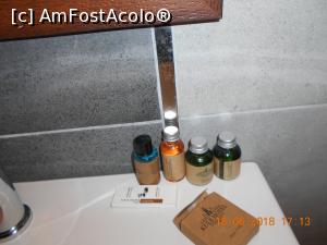[P13] sticluțele cu șampon și gel de duș » foto by zlatna
 - 
<span class="allrVoted glyphicon glyphicon-heart hidden" id="av981002"></span>
<a class="m-l-10 hidden" id="sv981002" onclick="voting_Foto_DelVot(,981002,23899)" role="button">șterge vot <span class="glyphicon glyphicon-remove"></span></a>
<a id="v9981002" class=" c-red"  onclick="voting_Foto_SetVot(981002)" role="button"><span class="glyphicon glyphicon-heart-empty"></span> <b>LIKE</b> = Votează poza</a> <img class="hidden"  id="f981002W9" src="/imagini/loader.gif" border="0" /><span class="AjErrMes hidden" id="e981002ErM"></span>