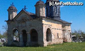 [P22] Biserica veche 'Sf. Ilie'(vedere din dreapta) din Ariceşti Rahtivani, jud. Prahova. » foto by traian.leuca †
 - 
<span class="allrVoted glyphicon glyphicon-heart hidden" id="av417145"></span>
<a class="m-l-10 hidden" id="sv417145" onclick="voting_Foto_DelVot(,417145,23926)" role="button">șterge vot <span class="glyphicon glyphicon-remove"></span></a>
<a id="v9417145" class=" c-red"  onclick="voting_Foto_SetVot(417145)" role="button"><span class="glyphicon glyphicon-heart-empty"></span> <b>LIKE</b> = Votează poza</a> <img class="hidden"  id="f417145W9" src="/imagini/loader.gif" border="0" /><span class="AjErrMes hidden" id="e417145ErM"></span>