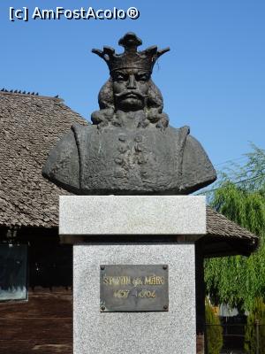 [P03] Bust Ștefan cel Mare, autor George Dumitru - Balta Doamnei.  » foto by tata123 🔱
 - 
<span class="allrVoted glyphicon glyphicon-heart hidden" id="av1041553"></span>
<a class="m-l-10 hidden" id="sv1041553" onclick="voting_Foto_DelVot(,1041553,23926)" role="button">șterge vot <span class="glyphicon glyphicon-remove"></span></a>
<a id="v91041553" class=" c-red"  onclick="voting_Foto_SetVot(1041553)" role="button"><span class="glyphicon glyphicon-heart-empty"></span> <b>LIKE</b> = Votează poza</a> <img class="hidden"  id="f1041553W9" src="/imagini/loader.gif" border="0" /><span class="AjErrMes hidden" id="e1041553ErM"></span>