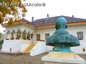 [P29] Boierul Filipescu își privește reședința.  » foto by tata123 🔱
 - 
<span class="allrVoted glyphicon glyphicon-heart hidden" id="av805985"></span>
<a class="m-l-10 hidden" id="sv805985" onclick="voting_Foto_DelVot(,805985,23927)" role="button">șterge vot <span class="glyphicon glyphicon-remove"></span></a>
<a id="v9805985" class=" c-red"  onclick="voting_Foto_SetVot(805985)" role="button"><span class="glyphicon glyphicon-heart-empty"></span> <b>LIKE</b> = Votează poza</a> <img class="hidden"  id="f805985W9" src="/imagini/loader.gif" border="0" /><span class="AjErrMes hidden" id="e805985ErM"></span>
