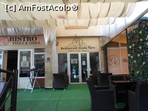 [P01] Urlați - Restaurant Dealu Mare. Intrarea în cele două săli.  » foto by iulianic
 - 
<span class="allrVoted glyphicon glyphicon-heart hidden" id="av986268"></span>
<a class="m-l-10 hidden" id="sv986268" onclick="voting_Foto_DelVot(,986268,23947)" role="button">șterge vot <span class="glyphicon glyphicon-remove"></span></a>
<a id="v9986268" class=" c-red"  onclick="voting_Foto_SetVot(986268)" role="button"><span class="glyphicon glyphicon-heart-empty"></span> <b>LIKE</b> = Votează poza</a> <img class="hidden"  id="f986268W9" src="/imagini/loader.gif" border="0" /><span class="AjErrMes hidden" id="e986268ErM"></span>