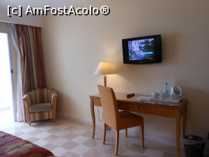 [P16] Iberostar Kantaoui Bay - O parte din mobilierul camerei 209.  » foto by iulianic
 - 
<span class="allrVoted glyphicon glyphicon-heart hidden" id="av1075975"></span>
<a class="m-l-10 hidden" id="sv1075975" onclick="voting_Foto_DelVot(,1075975,23960)" role="button">șterge vot <span class="glyphicon glyphicon-remove"></span></a>
<a id="v91075975" class=" c-red"  onclick="voting_Foto_SetVot(1075975)" role="button"><span class="glyphicon glyphicon-heart-empty"></span> <b>LIKE</b> = Votează poza</a> <img class="hidden"  id="f1075975W9" src="/imagini/loader.gif" border="0" /><span class="AjErrMes hidden" id="e1075975ErM"></span>