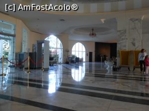 [P03] Iberostar Kantaoui Bay - Punctul de control de la intrare.  » foto by iulianic
 - 
<span class="allrVoted glyphicon glyphicon-heart hidden" id="av1075962"></span>
<a class="m-l-10 hidden" id="sv1075962" onclick="voting_Foto_DelVot(,1075962,23960)" role="button">șterge vot <span class="glyphicon glyphicon-remove"></span></a>
<a id="v91075962" class=" c-red"  onclick="voting_Foto_SetVot(1075962)" role="button"><span class="glyphicon glyphicon-heart-empty"></span> <b>LIKE</b> = Votează poza</a> <img class="hidden"  id="f1075962W9" src="/imagini/loader.gif" border="0" /><span class="AjErrMes hidden" id="e1075962ErM"></span>