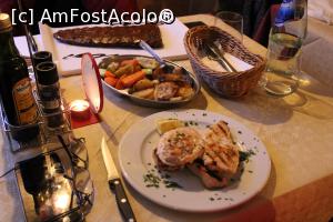 [P12] Sliema, Restaurantul Il Merill, Masa noastră din prima seară » foto by mprofeanu
 - 
<span class="allrVoted glyphicon glyphicon-heart hidden" id="av1274614"></span>
<a class="m-l-10 hidden" id="sv1274614" onclick="voting_Foto_DelVot(,1274614,23969)" role="button">șterge vot <span class="glyphicon glyphicon-remove"></span></a>
<a id="v91274614" class=" c-red"  onclick="voting_Foto_SetVot(1274614)" role="button"><span class="glyphicon glyphicon-heart-empty"></span> <b>LIKE</b> = Votează poza</a> <img class="hidden"  id="f1274614W9" src="/imagini/loader.gif" border="0" /><span class="AjErrMes hidden" id="e1274614ErM"></span>