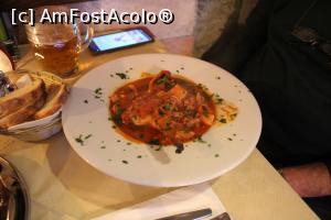 [P19] Sliema, Restaurantul Il Merill, Tocană de iepure » foto by mprofeanu
 - 
<span class="allrVoted glyphicon glyphicon-heart hidden" id="av1274621"></span>
<a class="m-l-10 hidden" id="sv1274621" onclick="voting_Foto_DelVot(,1274621,23969)" role="button">șterge vot <span class="glyphicon glyphicon-remove"></span></a>
<a id="v91274621" class=" c-red"  onclick="voting_Foto_SetVot(1274621)" role="button"><span class="glyphicon glyphicon-heart-empty"></span> <b>LIKE</b> = Votează poza</a> <img class="hidden"  id="f1274621W9" src="/imagini/loader.gif" border="0" /><span class="AjErrMes hidden" id="e1274621ErM"></span>