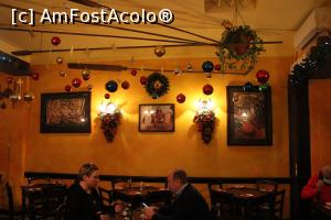 [P30] Sliema, Restaurantul Ta' Kris, Sala zugrăvită în culori calde » foto by mprofeanu
 - 
<span class="allrVoted glyphicon glyphicon-heart hidden" id="av1274632"></span>
<a class="m-l-10 hidden" id="sv1274632" onclick="voting_Foto_DelVot(,1274632,23969)" role="button">șterge vot <span class="glyphicon glyphicon-remove"></span></a>
<a id="v91274632" class=" c-red"  onclick="voting_Foto_SetVot(1274632)" role="button"><span class="glyphicon glyphicon-heart-empty"></span> <b>LIKE</b> = Votează poza</a> <img class="hidden"  id="f1274632W9" src="/imagini/loader.gif" border="0" /><span class="AjErrMes hidden" id="e1274632ErM"></span>