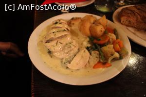 [P33] Sliema, Restaurantul Ta' Kris, Sider tat-tigieg mimli (Piept de pui umplut în sos de smântână) cu legume sote » foto by mprofeanu
 - 
<span class="allrVoted glyphicon glyphicon-heart hidden" id="av1274635"></span>
<a class="m-l-10 hidden" id="sv1274635" onclick="voting_Foto_DelVot(,1274635,23969)" role="button">șterge vot <span class="glyphicon glyphicon-remove"></span></a>
<a id="v91274635" class=" c-red"  onclick="voting_Foto_SetVot(1274635)" role="button"><span class="glyphicon glyphicon-heart-empty"></span> <b>LIKE</b> = Votează poza</a> <img class="hidden"  id="f1274635W9" src="/imagini/loader.gif" border="0" /><span class="AjErrMes hidden" id="e1274635ErM"></span>