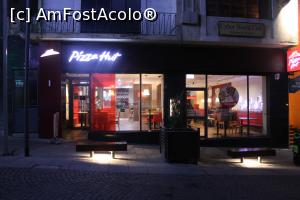 [P44] Sliema, Pizza Hut seara era mai sus de Restaurantul Ta' Kris » foto by mprofeanu
 - 
<span class="allrVoted glyphicon glyphicon-heart hidden" id="av1274646"></span>
<a class="m-l-10 hidden" id="sv1274646" onclick="voting_Foto_DelVot(,1274646,23969)" role="button">șterge vot <span class="glyphicon glyphicon-remove"></span></a>
<a id="v91274646" class=" c-red"  onclick="voting_Foto_SetVot(1274646)" role="button"><span class="glyphicon glyphicon-heart-empty"></span> <b>LIKE</b> = Votează poza</a> <img class="hidden"  id="f1274646W9" src="/imagini/loader.gif" border="0" /><span class="AjErrMes hidden" id="e1274646ErM"></span>