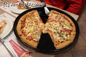 [P55] Sliema, Pizza Hut, Pizza combinată Capricciosa + Farmhouse din a doua seară, porție mare suficientă pentru noi... » foto by mprofeanu
 - 
<span class="allrVoted glyphicon glyphicon-heart hidden" id="av1274657"></span>
<a class="m-l-10 hidden" id="sv1274657" onclick="voting_Foto_DelVot(,1274657,23969)" role="button">șterge vot <span class="glyphicon glyphicon-remove"></span></a>
<a id="v91274657" class=" c-red"  onclick="voting_Foto_SetVot(1274657)" role="button"><span class="glyphicon glyphicon-heart-empty"></span> <b>LIKE</b> = Votează poza</a> <img class="hidden"  id="f1274657W9" src="/imagini/loader.gif" border="0" /><span class="AjErrMes hidden" id="e1274657ErM"></span>