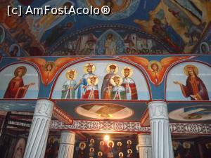 [P21] Mănăstirea Jercălăi - Biserica nouă. În pronaos sfinții voievozi Ștefan cel Mare și Neagoe Basarab, iar în mijloc sfinții mucenici Brâncoveanu.  » foto by iulianic
 - 
<span class="allrVoted glyphicon glyphicon-heart hidden" id="av984811"></span>
<a class="m-l-10 hidden" id="sv984811" onclick="voting_Foto_DelVot(,984811,23972)" role="button">șterge vot <span class="glyphicon glyphicon-remove"></span></a>
<a id="v9984811" class=" c-red"  onclick="voting_Foto_SetVot(984811)" role="button"><span class="glyphicon glyphicon-heart-empty"></span> <b>LIKE</b> = Votează poza</a> <img class="hidden"  id="f984811W9" src="/imagini/loader.gif" border="0" /><span class="AjErrMes hidden" id="e984811ErM"></span>