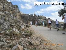 [P13] Urcam lesinati de caldura rampa aflata la intrarea in cetate, inainte de Poarta Leilor. » foto by florinbad
 - 
<span class="allrVoted glyphicon glyphicon-heart hidden" id="av190366"></span>
<a class="m-l-10 hidden" id="sv190366" onclick="voting_Foto_DelVot(,190366,23974)" role="button">șterge vot <span class="glyphicon glyphicon-remove"></span></a>
<a id="v9190366" class=" c-red"  onclick="voting_Foto_SetVot(190366)" role="button"><span class="glyphicon glyphicon-heart-empty"></span> <b>LIKE</b> = Votează poza</a> <img class="hidden"  id="f190366W9" src="/imagini/loader.gif" border="0" /><span class="AjErrMes hidden" id="e190366ErM"></span>