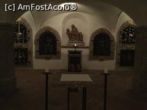 [P30] Biserica Iezuita - Cripta » foto by mishu
 - 
<span class="allrVoted glyphicon glyphicon-heart hidden" id="av989166"></span>
<a class="m-l-10 hidden" id="sv989166" onclick="voting_Foto_DelVot(,989166,24000)" role="button">șterge vot <span class="glyphicon glyphicon-remove"></span></a>
<a id="v9989166" class=" c-red"  onclick="voting_Foto_SetVot(989166)" role="button"><span class="glyphicon glyphicon-heart-empty"></span> <b>LIKE</b> = Votează poza</a> <img class="hidden"  id="f989166W9" src="/imagini/loader.gif" border="0" /><span class="AjErrMes hidden" id="e989166ErM"></span>
