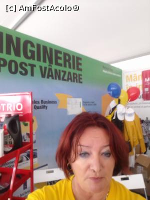 [P01] voluntar la standul departamentului meu » foto by Yolanda
 - 
<span class="allrVoted glyphicon glyphicon-heart hidden" id="av987985"></span>
<a class="m-l-10 hidden" id="sv987985" onclick="voting_Foto_DelVot(,987985,24012)" role="button">șterge vot <span class="glyphicon glyphicon-remove"></span></a>
<a id="v9987985" class=" c-red"  onclick="voting_Foto_SetVot(987985)" role="button"><span class="glyphicon glyphicon-heart-empty"></span> <b>LIKE</b> = Votează poza</a> <img class="hidden"  id="f987985W9" src="/imagini/loader.gif" border="0" /><span class="AjErrMes hidden" id="e987985ErM"></span>