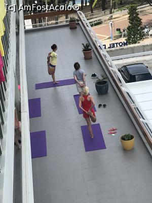 [P26] Gimnastica de dimi, eu eram pe balcon la cafea » foto by krisstinna
 - 
<span class="allrVoted glyphicon glyphicon-heart hidden" id="av988733"></span>
<a class="m-l-10 hidden" id="sv988733" onclick="voting_Foto_DelVot(,988733,24020)" role="button">șterge vot <span class="glyphicon glyphicon-remove"></span></a>
<a id="v9988733" class=" c-red"  onclick="voting_Foto_SetVot(988733)" role="button"><span class="glyphicon glyphicon-heart-empty"></span> <b>LIKE</b> = Votează poza</a> <img class="hidden"  id="f988733W9" src="/imagini/loader.gif" border="0" /><span class="AjErrMes hidden" id="e988733ErM"></span>
