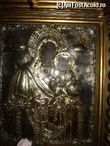[P17] Manastirea Tiganesti - la icoana Maicii Domnului, sunt lasate  bijuterii, in semn de multumire » foto by Diaura*
 - 
<span class="allrVoted glyphicon glyphicon-heart hidden" id="av108798"></span>
<a class="m-l-10 hidden" id="sv108798" onclick="voting_Foto_DelVot(,108798,24032)" role="button">șterge vot <span class="glyphicon glyphicon-remove"></span></a>
<a id="v9108798" class=" c-red"  onclick="voting_Foto_SetVot(108798)" role="button"><span class="glyphicon glyphicon-heart-empty"></span> <b>LIKE</b> = Votează poza</a> <img class="hidden"  id="f108798W9" src="/imagini/loader.gif" border="0" /><span class="AjErrMes hidden" id="e108798ErM"></span>
