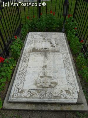 [P08] Piatra care marchează locul vechiului altar al bisericii (ante 1800) - Mănăstirea Țigănești, Ilfov.  » foto by tata123 🔱
 - 
<span class="allrVoted glyphicon glyphicon-heart hidden" id="av989665"></span>
<a class="m-l-10 hidden" id="sv989665" onclick="voting_Foto_DelVot(,989665,24032)" role="button">șterge vot <span class="glyphicon glyphicon-remove"></span></a>
<a id="v9989665" class=" c-red"  onclick="voting_Foto_SetVot(989665)" role="button"><span class="glyphicon glyphicon-heart-empty"></span> <b>LIKE</b> = Votează poza</a> <img class="hidden"  id="f989665W9" src="/imagini/loader.gif" border="0" /><span class="AjErrMes hidden" id="e989665ErM"></span>