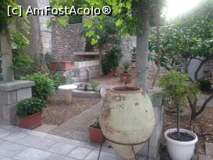 [P35] Two Palms Villa - curtea.  » foto by Aurici
 - 
<span class="allrVoted glyphicon glyphicon-heart hidden" id="av990179"></span>
<a class="m-l-10 hidden" id="sv990179" onclick="voting_Foto_DelVot(,990179,24044)" role="button">șterge vot <span class="glyphicon glyphicon-remove"></span></a>
<a id="v9990179" class=" c-red"  onclick="voting_Foto_SetVot(990179)" role="button"><span class="glyphicon glyphicon-heart-empty"></span> <b>LIKE</b> = Votează poza</a> <img class="hidden"  id="f990179W9" src="/imagini/loader.gif" border="0" /><span class="AjErrMes hidden" id="e990179ErM"></span>