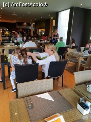 [P62] pe la restaurant » foto by robert
 - 
<span class="allrVoted glyphicon glyphicon-heart hidden" id="av991342"></span>
<a class="m-l-10 hidden" id="sv991342" onclick="voting_Foto_DelVot(,991342,24061)" role="button">șterge vot <span class="glyphicon glyphicon-remove"></span></a>
<a id="v9991342" class=" c-red"  onclick="voting_Foto_SetVot(991342)" role="button"><span class="glyphicon glyphicon-heart-empty"></span> <b>LIKE</b> = Votează poza</a> <img class="hidden"  id="f991342W9" src="/imagini/loader.gif" border="0" /><span class="AjErrMes hidden" id="e991342ErM"></span>