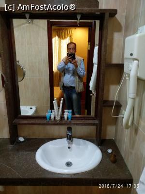 [P06] baia, articole de toaleta, periute si pasta de dinti,  » foto by viorelgeorgescu
 - 
<span class="allrVoted glyphicon glyphicon-heart hidden" id="av992268"></span>
<a class="m-l-10 hidden" id="sv992268" onclick="voting_Foto_DelVot(,992268,24077)" role="button">șterge vot <span class="glyphicon glyphicon-remove"></span></a>
<a id="v9992268" class=" c-red"  onclick="voting_Foto_SetVot(992268)" role="button"><span class="glyphicon glyphicon-heart-empty"></span> <b>LIKE</b> = Votează poza</a> <img class="hidden"  id="f992268W9" src="/imagini/loader.gif" border="0" /><span class="AjErrMes hidden" id="e992268ErM"></span>
