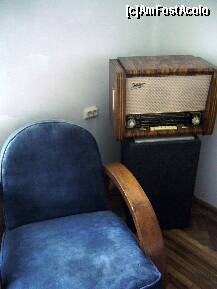 [P05] Muzeul Memorial 'Paul Constantinescu' - un radio aflat in biroul compozitorului » foto by magdalena
 - 
<span class="allrVoted glyphicon glyphicon-heart hidden" id="av278355"></span>
<a class="m-l-10 hidden" id="sv278355" onclick="voting_Foto_DelVot(,278355,24085)" role="button">șterge vot <span class="glyphicon glyphicon-remove"></span></a>
<a id="v9278355" class=" c-red"  onclick="voting_Foto_SetVot(278355)" role="button"><span class="glyphicon glyphicon-heart-empty"></span> <b>LIKE</b> = Votează poza</a> <img class="hidden"  id="f278355W9" src="/imagini/loader.gif" border="0" /><span class="AjErrMes hidden" id="e278355ErM"></span>