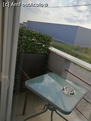 [P06] Masuta si scaunele din balcon » foto by LaraCroft
 - 
<span class="allrVoted glyphicon glyphicon-heart hidden" id="av1084215"></span>
<a class="m-l-10 hidden" id="sv1084215" onclick="voting_Foto_DelVot(,1084215,24090)" role="button">șterge vot <span class="glyphicon glyphicon-remove"></span></a>
<a id="v91084215" class=" c-red"  onclick="voting_Foto_SetVot(1084215)" role="button"><span class="glyphicon glyphicon-heart-empty"></span> <b>LIKE</b> = Votează poza</a> <img class="hidden"  id="f1084215W9" src="/imagini/loader.gif" border="0" /><span class="AjErrMes hidden" id="e1084215ErM"></span>