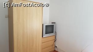 [P08] Televizorul și dulapul din camera noastră.  » foto by Floryn81
 - 
<span class="allrVoted glyphicon glyphicon-heart hidden" id="av993582"></span>
<a class="m-l-10 hidden" id="sv993582" onclick="voting_Foto_DelVot(,993582,24100)" role="button">șterge vot <span class="glyphicon glyphicon-remove"></span></a>
<a id="v9993582" class=" c-red"  onclick="voting_Foto_SetVot(993582)" role="button"><span class="glyphicon glyphicon-heart-empty"></span> <b>LIKE</b> = Votează poza</a> <img class="hidden"  id="f993582W9" src="/imagini/loader.gif" border="0" /><span class="AjErrMes hidden" id="e993582ErM"></span>
