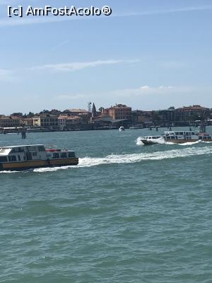 [P36] Veneția, canalul Giudecca » foto by krisstinna
 - 
<span class="allrVoted glyphicon glyphicon-heart hidden" id="av1002714"></span>
<a class="m-l-10 hidden" id="sv1002714" onclick="voting_Foto_DelVot(,1002714,24109)" role="button">șterge vot <span class="glyphicon glyphicon-remove"></span></a>
<a id="v91002714" class=" c-red"  onclick="voting_Foto_SetVot(1002714)" role="button"><span class="glyphicon glyphicon-heart-empty"></span> <b>LIKE</b> = Votează poza</a> <img class="hidden"  id="f1002714W9" src="/imagini/loader.gif" border="0" /><span class="AjErrMes hidden" id="e1002714ErM"></span>