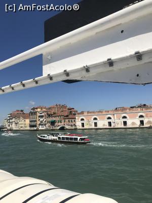 [P39] Veneția, canalul Giudecca » foto by krisstinna
 - 
<span class="allrVoted glyphicon glyphicon-heart hidden" id="av1002717"></span>
<a class="m-l-10 hidden" id="sv1002717" onclick="voting_Foto_DelVot(,1002717,24109)" role="button">șterge vot <span class="glyphicon glyphicon-remove"></span></a>
<a id="v91002717" class=" c-red"  onclick="voting_Foto_SetVot(1002717)" role="button"><span class="glyphicon glyphicon-heart-empty"></span> <b>LIKE</b> = Votează poza</a> <img class="hidden"  id="f1002717W9" src="/imagini/loader.gif" border="0" /><span class="AjErrMes hidden" id="e1002717ErM"></span>