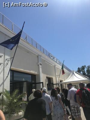 [P46] San Basilio, control acte de identitate » foto by krisstinna
 - 
<span class="allrVoted glyphicon glyphicon-heart hidden" id="av1002724"></span>
<a class="m-l-10 hidden" id="sv1002724" onclick="voting_Foto_DelVot(,1002724,24109)" role="button">șterge vot <span class="glyphicon glyphicon-remove"></span></a>
<a id="v91002724" class=" c-red"  onclick="voting_Foto_SetVot(1002724)" role="button"><span class="glyphicon glyphicon-heart-empty"></span> <b>LIKE</b> = Votează poza</a> <img class="hidden"  id="f1002724W9" src="/imagini/loader.gif" border="0" /><span class="AjErrMes hidden" id="e1002724ErM"></span>