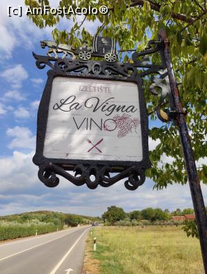 [P28] Restaurant La Vigna; siglă la șosea » foto by crismis
 - 
<span class="allrVoted glyphicon glyphicon-heart hidden" id="av1353390"></span>
<a class="m-l-10 hidden" id="sv1353390" onclick="voting_Foto_DelVot(,1353390,24110)" role="button">șterge vot <span class="glyphicon glyphicon-remove"></span></a>
<a id="v91353390" class=" c-red"  onclick="voting_Foto_SetVot(1353390)" role="button"><span class="glyphicon glyphicon-heart-empty"></span> <b>LIKE</b> = Votează poza</a> <img class="hidden"  id="f1353390W9" src="/imagini/loader.gif" border="0" /><span class="AjErrMes hidden" id="e1353390ErM"></span>