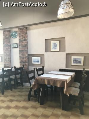 [P07] Lovor Restaurant, Rovinj » foto by krisstinna
 - 
<span class="allrVoted glyphicon glyphicon-heart hidden" id="av1016638"></span>
<a class="m-l-10 hidden" id="sv1016638" onclick="voting_Foto_DelVot(,1016638,24110)" role="button">șterge vot <span class="glyphicon glyphicon-remove"></span></a>
<a id="v91016638" class=" c-red"  onclick="voting_Foto_SetVot(1016638)" role="button"><span class="glyphicon glyphicon-heart-empty"></span> <b>LIKE</b> = Votează poza</a> <img class="hidden"  id="f1016638W9" src="/imagini/loader.gif" border="0" /><span class="AjErrMes hidden" id="e1016638ErM"></span>
