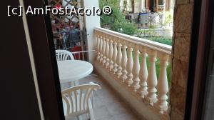 [P05] Balconul apartamentului cu vedere spre terasa restaurantului » foto by nightwish
 - 
<span class="allrVoted glyphicon glyphicon-heart hidden" id="av1113932"></span>
<a class="m-l-10 hidden" id="sv1113932" onclick="voting_Foto_DelVot(,1113932,24123)" role="button">șterge vot <span class="glyphicon glyphicon-remove"></span></a>
<a id="v91113932" class=" c-red"  onclick="voting_Foto_SetVot(1113932)" role="button"><span class="glyphicon glyphicon-heart-empty"></span> <b>LIKE</b> = Votează poza</a> <img class="hidden"  id="f1113932W9" src="/imagini/loader.gif" border="0" /><span class="AjErrMes hidden" id="e1113932ErM"></span>