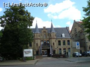 [P06] Blokuispoort -vechea închisoare a orașului, a devenit inima culturala a orasului capitală europeană///aici mâncati, dormiti în celule la Hotel Alibi, faceți shopping.  » foto by mireille
 - 
<span class="allrVoted glyphicon glyphicon-heart hidden" id="av997508"></span>
<a class="m-l-10 hidden" id="sv997508" onclick="voting_Foto_DelVot(,997508,24132)" role="button">șterge vot <span class="glyphicon glyphicon-remove"></span></a>
<a id="v9997508" class=" c-red"  onclick="voting_Foto_SetVot(997508)" role="button"><span class="glyphicon glyphicon-heart-empty"></span> <b>LIKE</b> = Votează poza</a> <img class="hidden"  id="f997508W9" src="/imagini/loader.gif" border="0" /><span class="AjErrMes hidden" id="e997508ErM"></span>