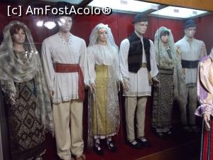 [P19] Exp. temporară. Costumație de nuntă.  » foto by mihaelavoicu
 - 
<span class="allrVoted glyphicon glyphicon-heart hidden" id="av998858"></span>
<a class="m-l-10 hidden" id="sv998858" onclick="voting_Foto_DelVot(,998858,24135)" role="button">șterge vot <span class="glyphicon glyphicon-remove"></span></a>
<a id="v9998858" class=" c-red"  onclick="voting_Foto_SetVot(998858)" role="button"><span class="glyphicon glyphicon-heart-empty"></span> <b>LIKE</b> = Votează poza</a> <img class="hidden"  id="f998858W9" src="/imagini/loader.gif" border="0" /><span class="AjErrMes hidden" id="e998858ErM"></span>