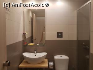 [P10] Oasi Luxury Apartament - parte din sala d ebaie » foto by sunflower
 - 
<span class="allrVoted glyphicon glyphicon-heart hidden" id="av999034"></span>
<a class="m-l-10 hidden" id="sv999034" onclick="voting_Foto_DelVot(,999034,24140)" role="button">șterge vot <span class="glyphicon glyphicon-remove"></span></a>
<a id="v9999034" class=" c-red"  onclick="voting_Foto_SetVot(999034)" role="button"><span class="glyphicon glyphicon-heart-empty"></span> <b>LIKE</b> = Votează poza</a> <img class="hidden"  id="f999034W9" src="/imagini/loader.gif" border="0" /><span class="AjErrMes hidden" id="e999034ErM"></span>