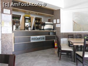 [P03] Fetești - Hotel Miorița. Recepția.  » foto by iulianic
 - 
<span class="allrVoted glyphicon glyphicon-heart hidden" id="av1000356"></span>
<a class="m-l-10 hidden" id="sv1000356" onclick="voting_Foto_DelVot(,1000356,24156)" role="button">șterge vot <span class="glyphicon glyphicon-remove"></span></a>
<a id="v91000356" class=" c-red"  onclick="voting_Foto_SetVot(1000356)" role="button"><span class="glyphicon glyphicon-heart-empty"></span> <b>LIKE</b> = Votează poza</a> <img class="hidden"  id="f1000356W9" src="/imagini/loader.gif" border="0" /><span class="AjErrMes hidden" id="e1000356ErM"></span>