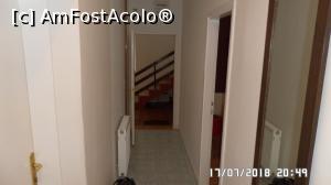 [P13] Rooms Lisičić, Kolašin, Muntenegru. Holul unde era camera noastră » foto by ungureanica
 - 
<span class="allrVoted glyphicon glyphicon-heart hidden" id="av1000670"></span>
<a class="m-l-10 hidden" id="sv1000670" onclick="voting_Foto_DelVot(,1000670,24164)" role="button">șterge vot <span class="glyphicon glyphicon-remove"></span></a>
<a id="v91000670" class=" c-red"  onclick="voting_Foto_SetVot(1000670)" role="button"><span class="glyphicon glyphicon-heart-empty"></span> <b>LIKE</b> = Votează poza</a> <img class="hidden"  id="f1000670W9" src="/imagini/loader.gif" border="0" /><span class="AjErrMes hidden" id="e1000670ErM"></span>