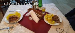 [P32] Pensiunea Roberto din Ciungetu, Vâlcea, Masa noastră cu Cotlet și Ceafă la grătar, Cartofi la cuptor, Bere » foto by mprofeanu
 - 
<span class="allrVoted glyphicon glyphicon-heart hidden" id="av1391834"></span>
<a class="m-l-10 hidden" id="sv1391834" onclick="voting_Foto_DelVot(,1391834,24195)" role="button">șterge vot <span class="glyphicon glyphicon-remove"></span></a>
<a id="v91391834" class=" c-red"  onclick="voting_Foto_SetVot(1391834)" role="button"><span class="glyphicon glyphicon-heart-empty"></span> <b>LIKE</b> = Votează poza</a> <img class="hidden"  id="f1391834W9" src="/imagini/loader.gif" border="0" /><span class="AjErrMes hidden" id="e1391834ErM"></span>