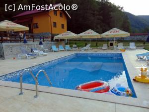 [P09] Piscina » foto by cristisch2003
 - 
<span class="allrVoted glyphicon glyphicon-heart hidden" id="av1002194"></span>
<a class="m-l-10 hidden" id="sv1002194" onclick="voting_Foto_DelVot(,1002194,24195)" role="button">șterge vot <span class="glyphicon glyphicon-remove"></span></a>
<a id="v91002194" class=" c-red"  onclick="voting_Foto_SetVot(1002194)" role="button"><span class="glyphicon glyphicon-heart-empty"></span> <b>LIKE</b> = Votează poza</a> <img class="hidden"  id="f1002194W9" src="/imagini/loader.gif" border="0" /><span class="AjErrMes hidden" id="e1002194ErM"></span>