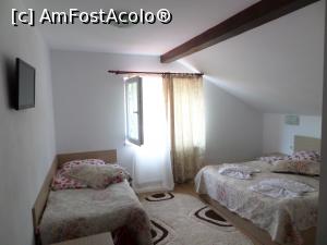 [P03] Camera triplă, în care am stat noi.  » foto by Safta Radu
 - 
<span class="allrVoted glyphicon glyphicon-heart hidden" id="av1002440"></span>
<a class="m-l-10 hidden" id="sv1002440" onclick="voting_Foto_DelVot(,1002440,24203)" role="button">șterge vot <span class="glyphicon glyphicon-remove"></span></a>
<a id="v91002440" class=" c-red"  onclick="voting_Foto_SetVot(1002440)" role="button"><span class="glyphicon glyphicon-heart-empty"></span> <b>LIKE</b> = Votează poza</a> <img class="hidden"  id="f1002440W9" src="/imagini/loader.gif" border="0" /><span class="AjErrMes hidden" id="e1002440ErM"></span>