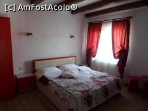 [P06] Altă cameră dublă la Vila Anto.  » foto by Safta Radu
 - 
<span class="allrVoted glyphicon glyphicon-heart hidden" id="av1002443"></span>
<a class="m-l-10 hidden" id="sv1002443" onclick="voting_Foto_DelVot(,1002443,24203)" role="button">șterge vot <span class="glyphicon glyphicon-remove"></span></a>
<a id="v91002443" class=" c-red"  onclick="voting_Foto_SetVot(1002443)" role="button"><span class="glyphicon glyphicon-heart-empty"></span> <b>LIKE</b> = Votează poza</a> <img class="hidden"  id="f1002443W9" src="/imagini/loader.gif" border="0" /><span class="AjErrMes hidden" id="e1002443ErM"></span>