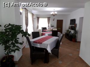 [P09] Sala de mese de la parter.  » foto by Safta Radu
 - 
<span class="allrVoted glyphicon glyphicon-heart hidden" id="av1002446"></span>
<a class="m-l-10 hidden" id="sv1002446" onclick="voting_Foto_DelVot(,1002446,24203)" role="button">șterge vot <span class="glyphicon glyphicon-remove"></span></a>
<a id="v91002446" class=" c-red"  onclick="voting_Foto_SetVot(1002446)" role="button"><span class="glyphicon glyphicon-heart-empty"></span> <b>LIKE</b> = Votează poza</a> <img class="hidden"  id="f1002446W9" src="/imagini/loader.gif" border="0" /><span class="AjErrMes hidden" id="e1002446ErM"></span>